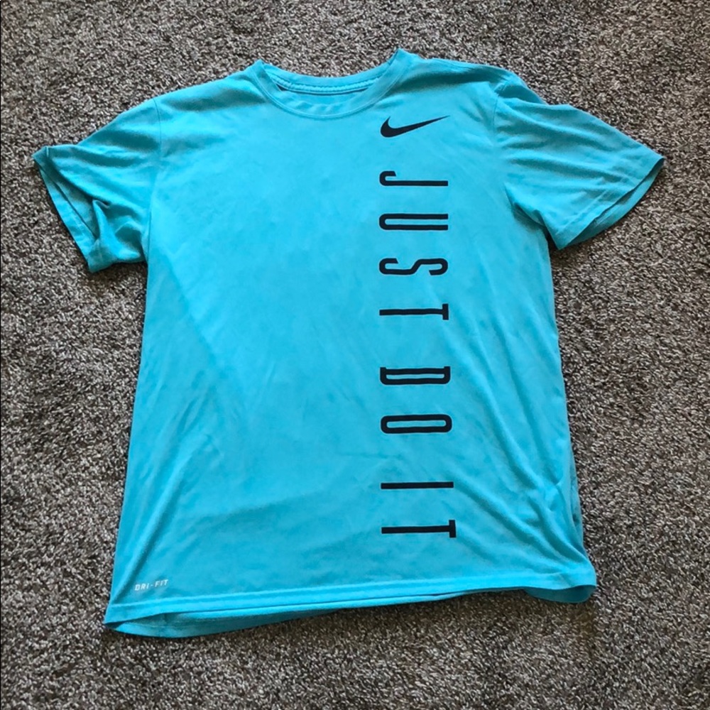 Nike tee